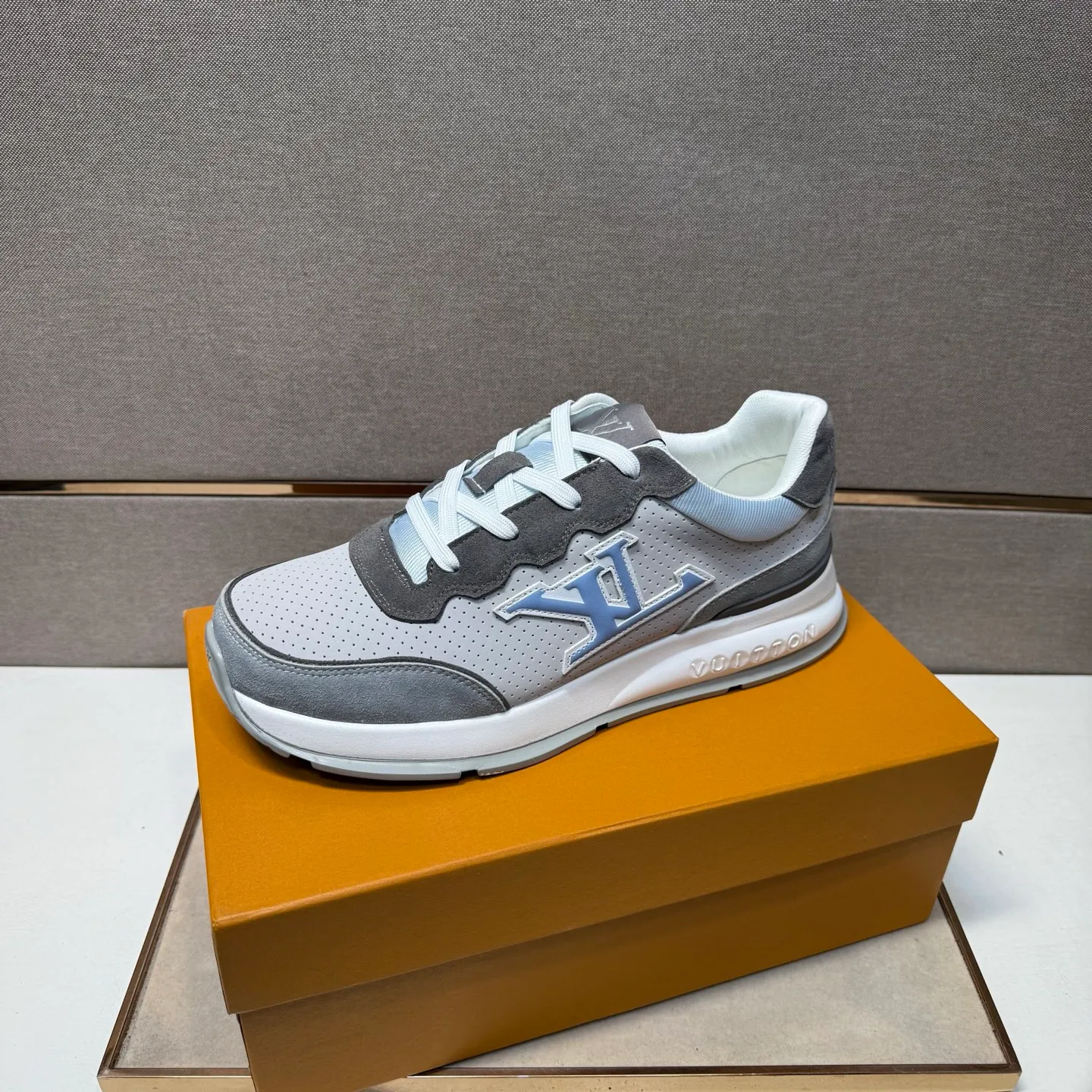 ⬛️Men's shoes 💰p442 [LV～] Men's casual shoes 2025z cabinet sales simultaneously 🔶Size: 38-44#️⃣ 🔷3 colors🔜The upper is made of multi-material splicing➕Mesh lining, comfortable and breathable, sole: original comfortable and wear-resistant outsole, ⚠️real thing📱photographed🎬real thing is better📢📢📢
